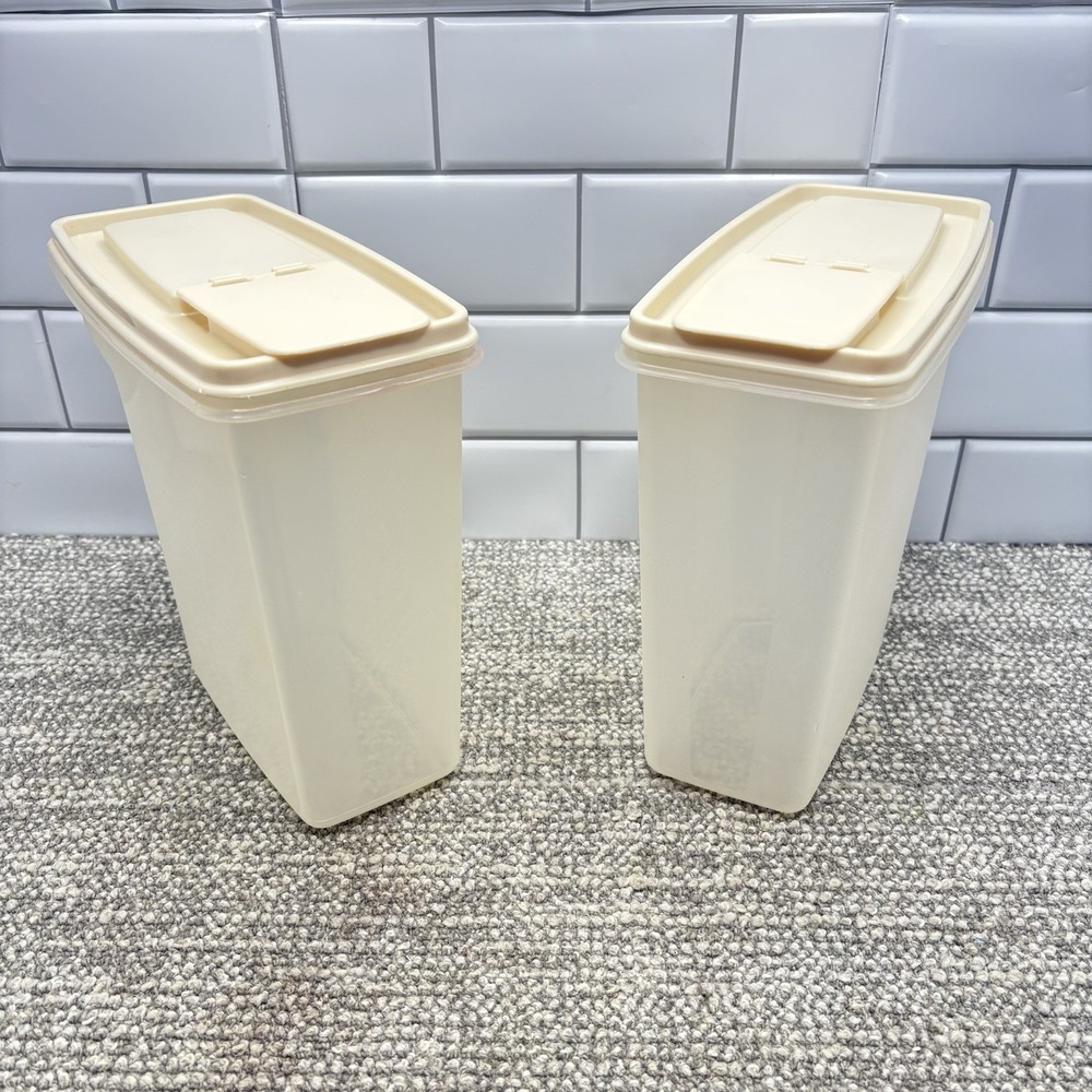 Vintage Rubbermaid Servin Saver 13 Cup Storage Pouring Container Set Of 2